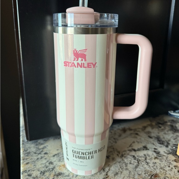 NWT Stanley 30 oz. Tumbler - Oasis Collection in Peach Whip Cabana Gloss - Picture 2 of 4